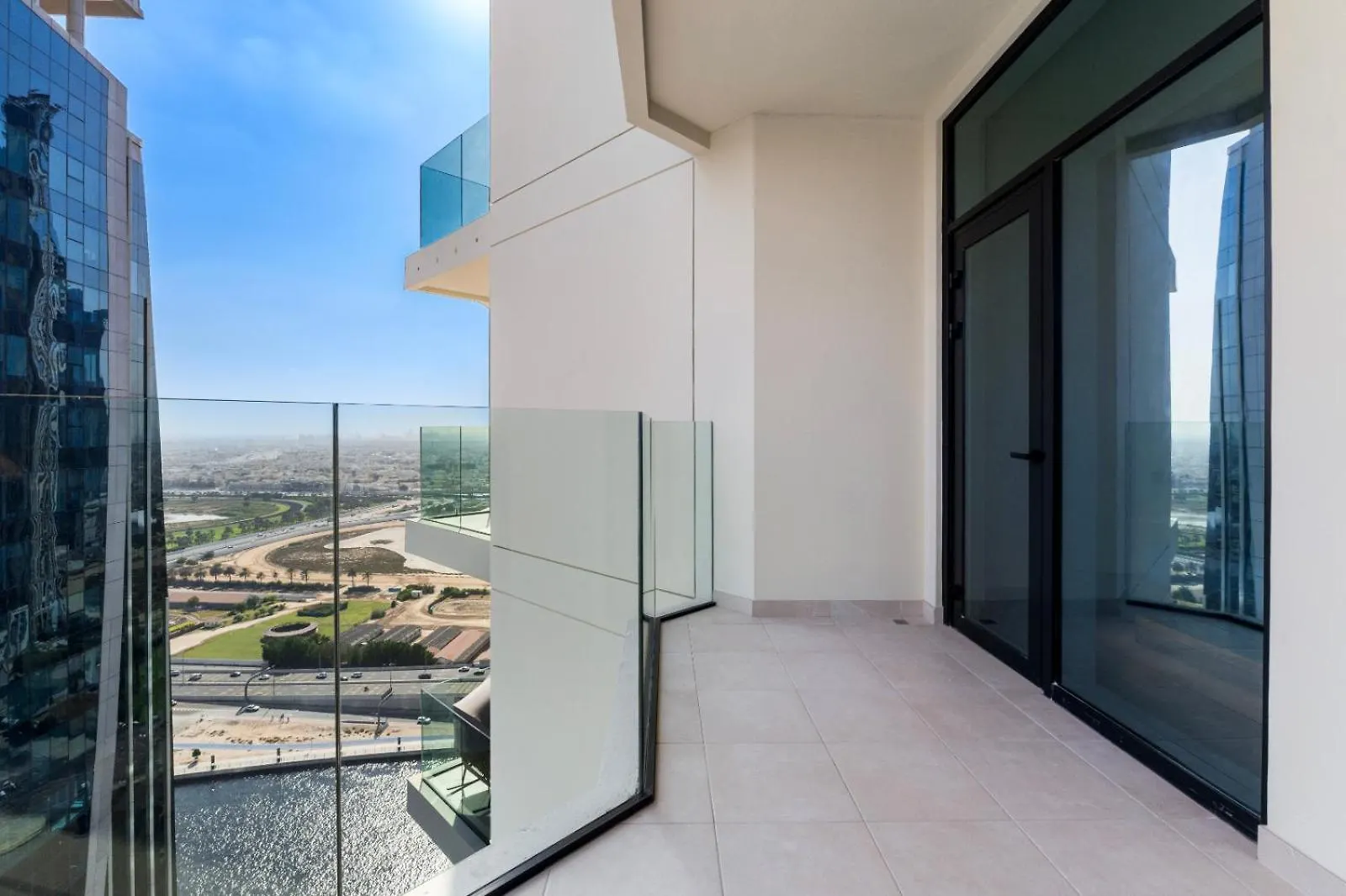 Exceptional 1Br 5 Mins Burj Khalifa With Gaming Room Dubai