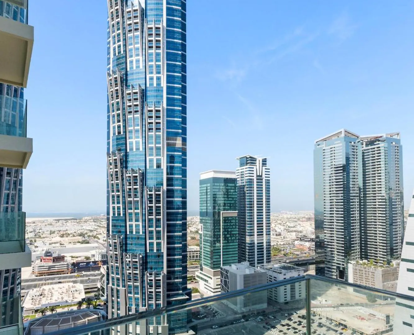 Exceptional 1Br 5 Mins Burj Khalifa With Gaming Room Dubai Apartment